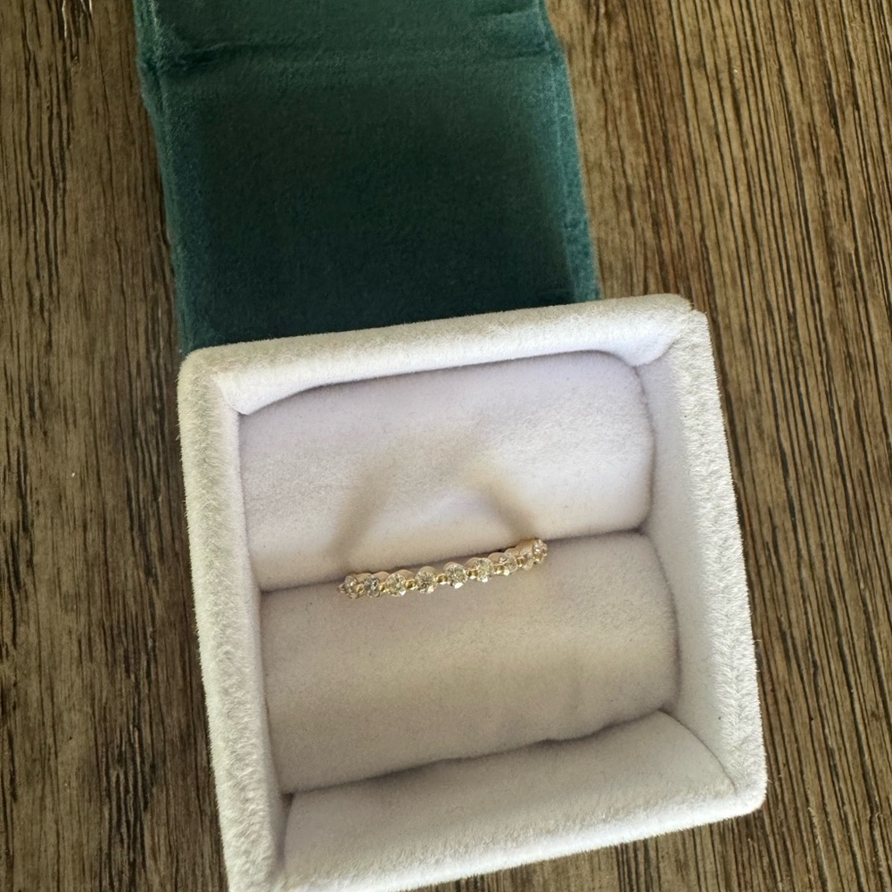 Floating Bubble Wedding Band